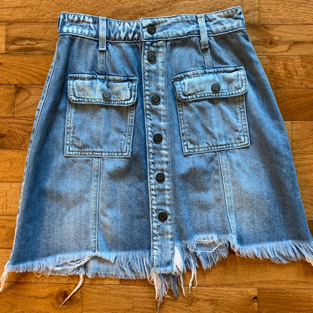 Hidden Jeans Jean Button Down Skirt Like New size XS